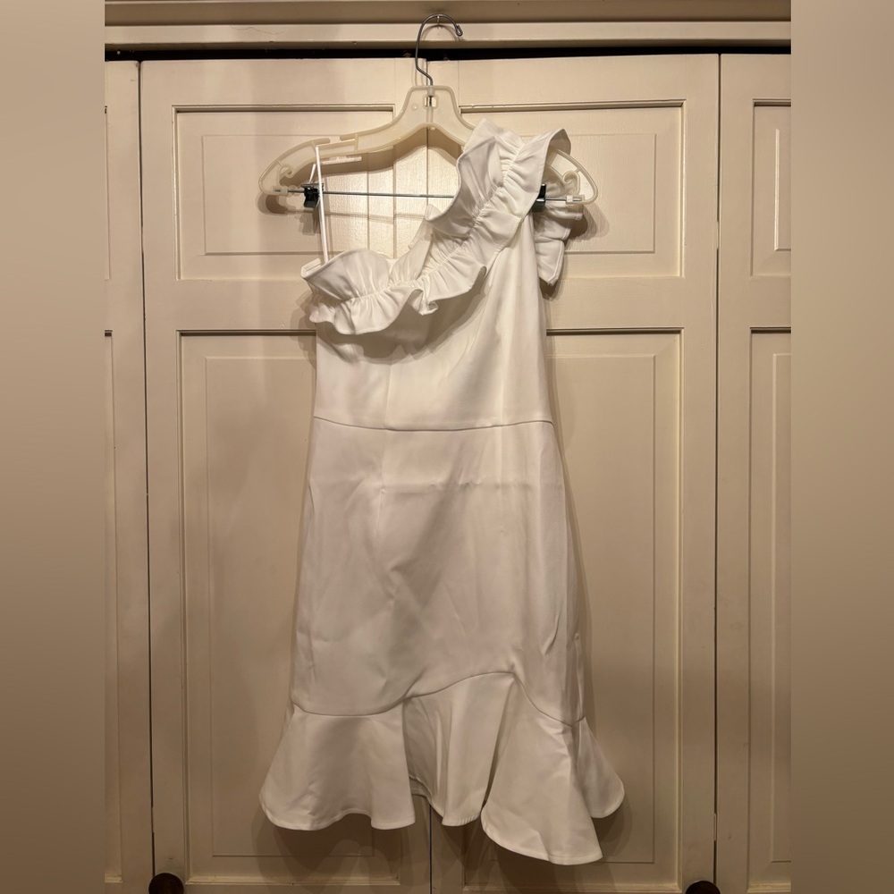 Graduation White One-Shoulder Dress